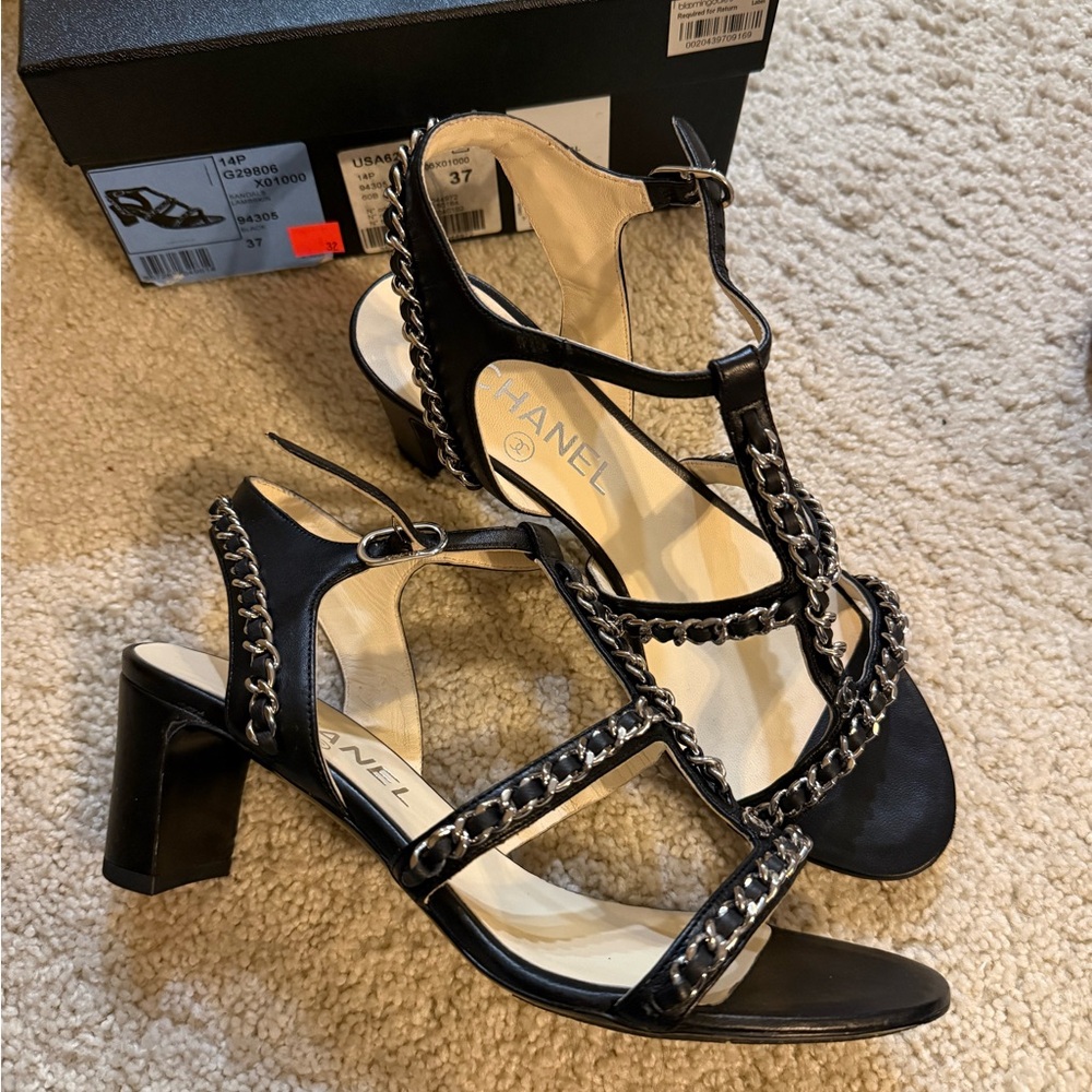 CHANEL Black Sandals with Chain Detail - Picture 2 of 6